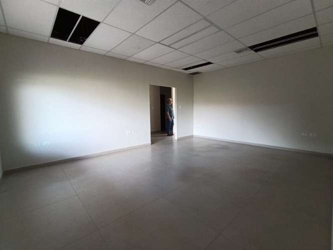 Galpon con oficinas en alquiler en parque industrial265777250