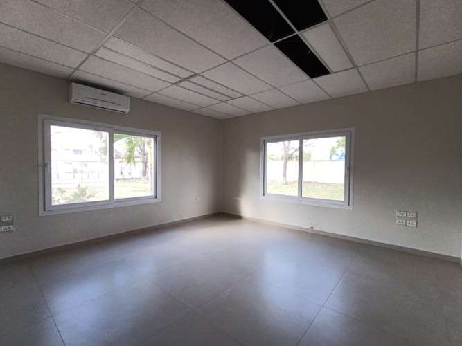 Galpon con oficinas en alquiler en parque industrial265777250