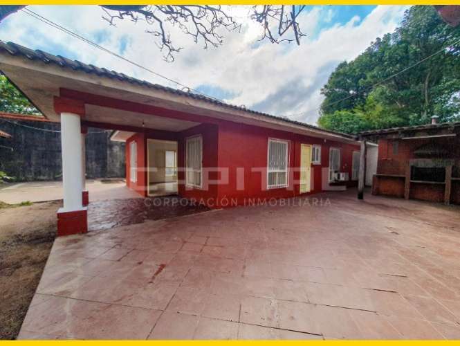 Zona de transito – casa en venta en esquina de una planta1522613181
