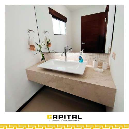 Amplia casa en venta amoblada zona oeste136624500