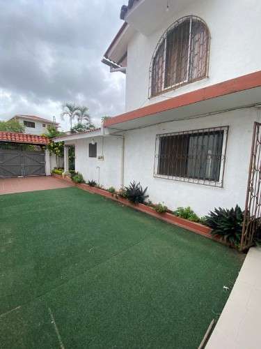 Amplia casa en alquiler ideal para empresa en zona sur1247554577