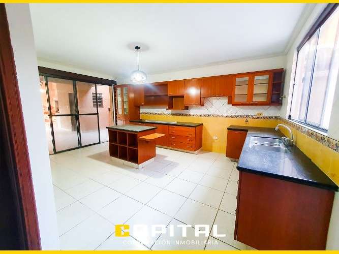 Barrio fleig – hermosa casa con piscina en alquiler70568599