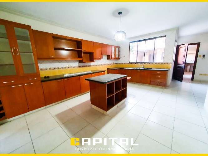 Barrio fleig – hermosa casa con piscina en alquiler70568599