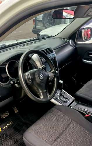 Vendo vagoneta 2017 suzuki grand vitara de imcruz cel 75018362  caja automatica 4x4 motor 2000cc  aire acondicionado radio original suzuki camara de retro vidrios eléctricos  aros de magnesio originales  perfecto estado795965775
