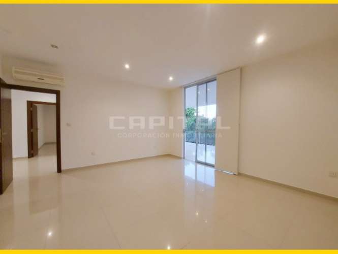 Amplia casa en alquiler en condominio colinas i1684353157