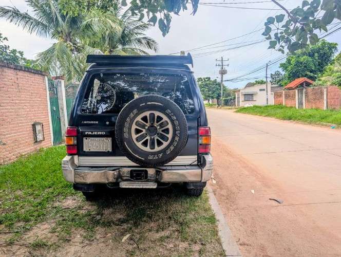 1993 mitsubishi pajero 4 x 41553762855