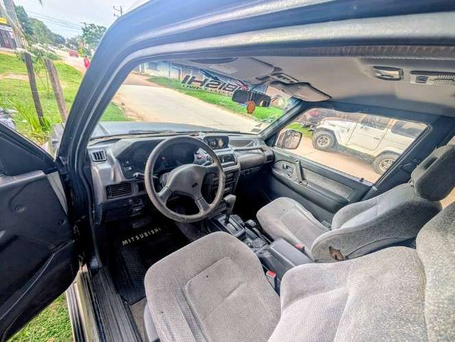 1993 mitsubishi pajero 4 x 41553762855