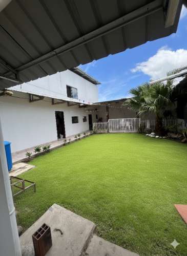 Clínica + farmacia en venta. portachuelo1515789234