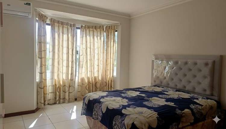 Amplia casa en venta inmediaciones de las palmas1390459242