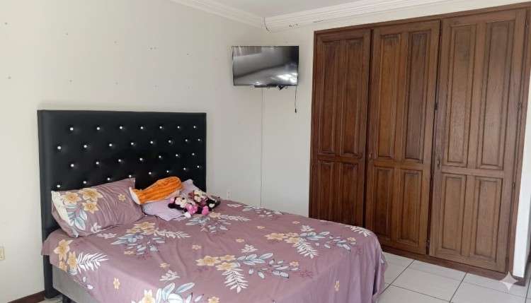 Amplia casa en venta inmediaciones de las palmas1390459242