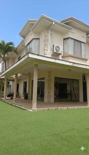 Amplia casa en venta inmediaciones de las palmas1390459242