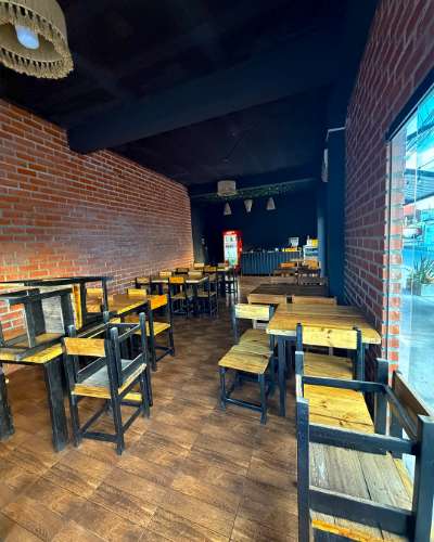 Casa comercial con negocios en venta1959807862