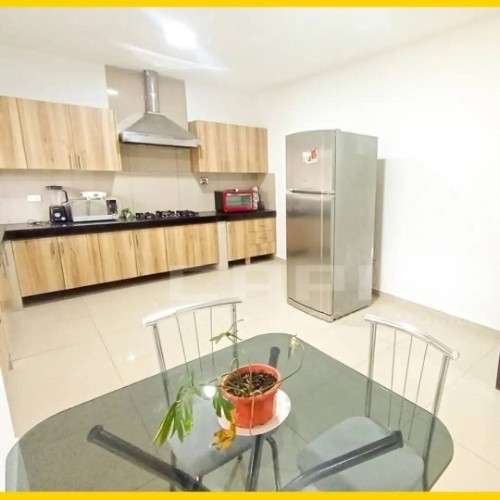 En condominio barcelo amplia casa en alquiler1978930369