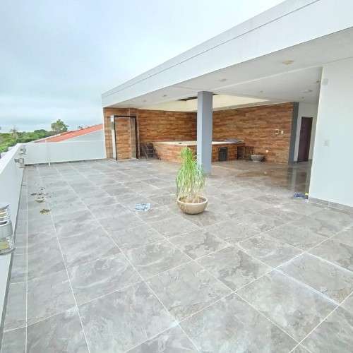 Amplia casa en alquiler amoblada en condominio zona norte433979614