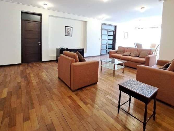 Elegante y amplio departamento amoblado en alquile, parque fidel anze, cochabamba976992591