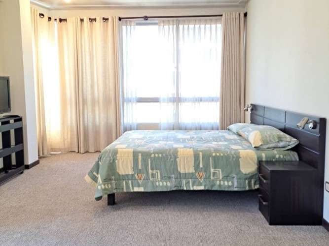 Elegante y amplio departamento amoblado en alquile, parque fidel anze, cochabamba976992591