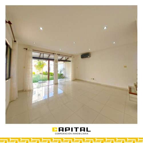 Amplia casa en alquiler en condominio zona el remanso365185215