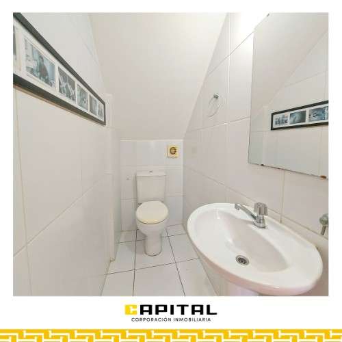 Amplia casa en alquiler en condominio zona el remanso365185215