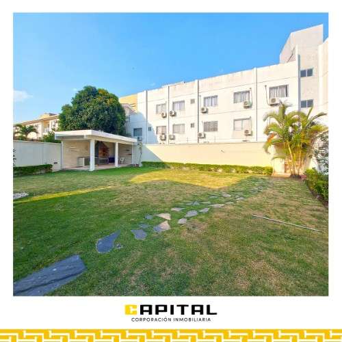 Amplia casa en alquiler en condominio zona el remanso365185215