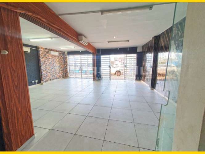 Local comercial en alquiler sobre tercer anillo interno1783414556