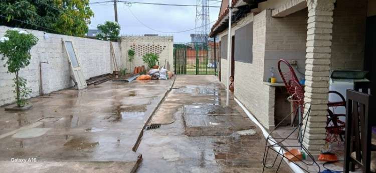 Casa con 3 departamentos en avenida lujan1087916724