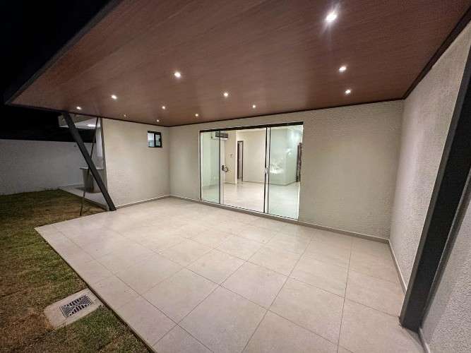 Casa en venta – cond. fontana family club, km 9 norte1139547515
