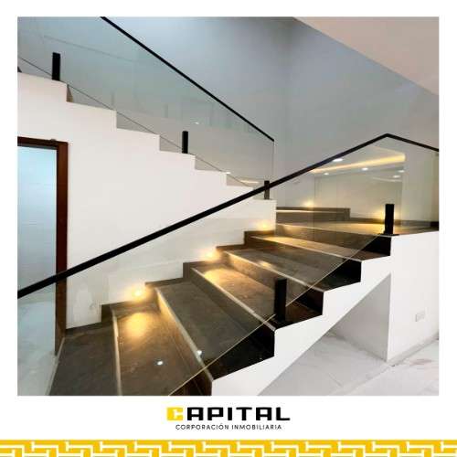 Amplia casa en venta en urbanizacion españa1685412114