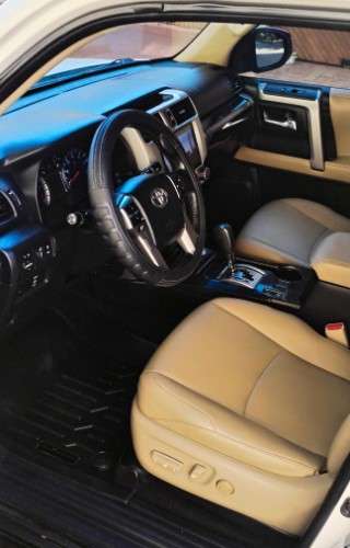 Vendo vagoneta toyota runner 2014 3 filas impecable cel 75018362 2114864697