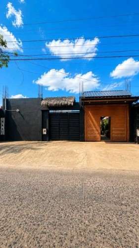 Atención invercionistas propietaria vende casa apta para construcción de edificios, bancos, condominios, interesados 77078505 1649892790