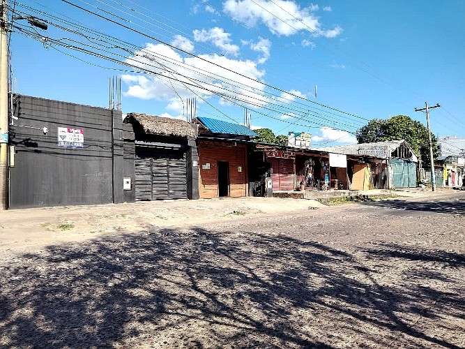 Atención invercionistas propietaria vende casa apta para construcción de edificios, bancos, condominios, interesados 77078505 1649892790