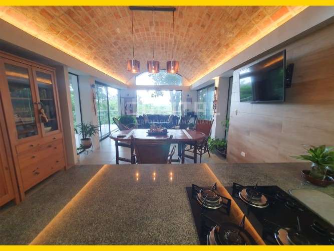 En porongo vendo casa de estilo – con una linda vista659325753