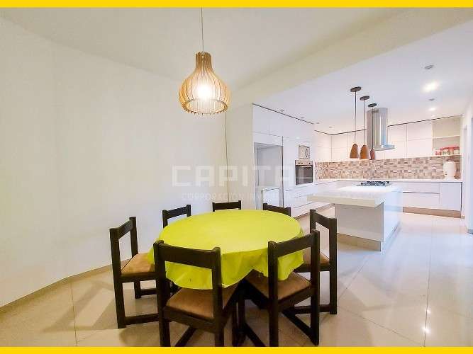Amplia casa en alquiler en condominio almeria beni1633062848