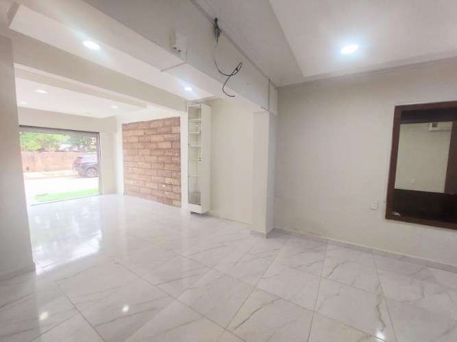 Local en alquiler a pasos de avenida banzer1665640438