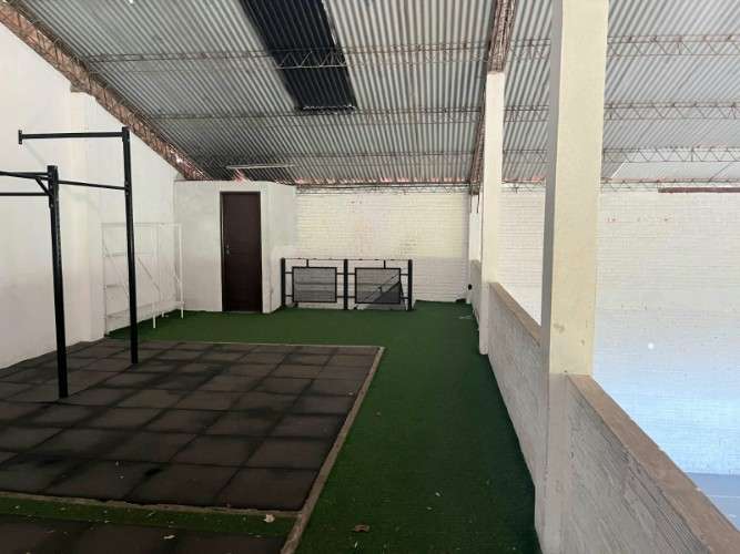  sobre avenida galpón con oficinas en alquiler – zona norte 4to anillo 1222111172