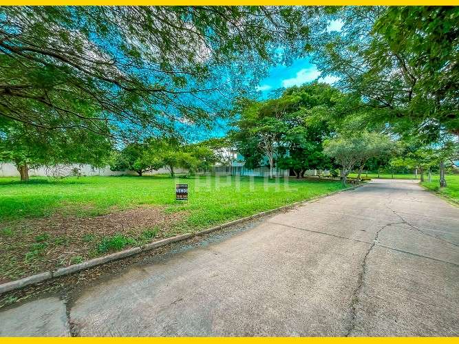 Vendo terrenos en condominio casa de campo1623048747