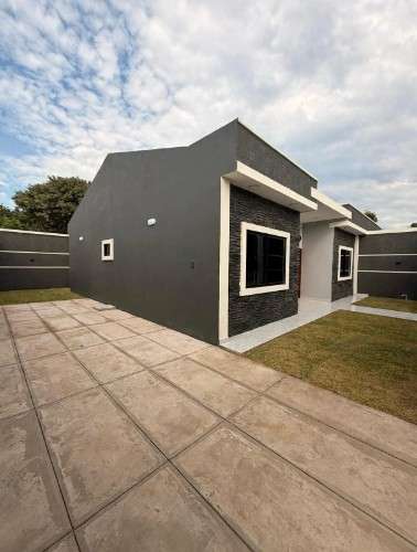 Casa en venta | zona el tatu, av. tres pasos al frente1035088313