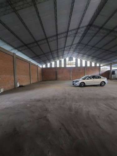 Galpón en alquiler! para depósito o almacén  avenida banzer760736122