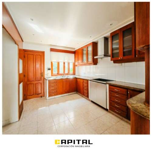 Amplia casa en alquiler en la zona de equipetrol1434177121