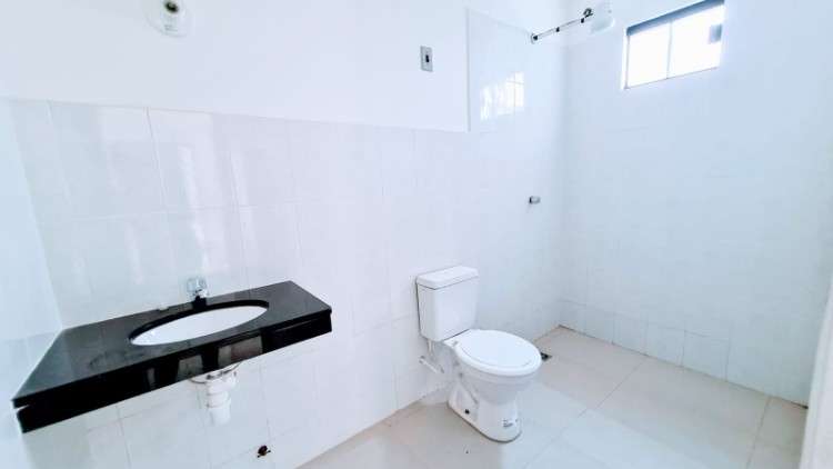? tu propia casa con amplio patio en la zona este2064551431