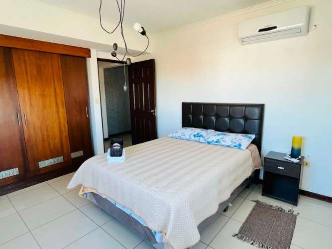 Departamento de 3 dormitorios en venta sobre av los cusis1569883575
