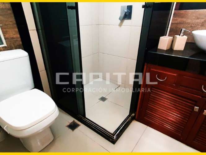 Alquilo departamento amoblado con parqueo875826183