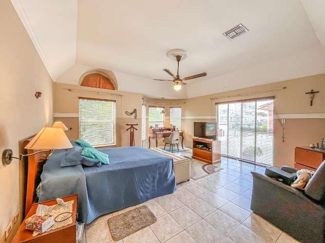 Casa en venta - barrio las plamas 635083285