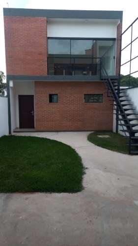 Casa con 2 departamentos independientes al fondo1888354209