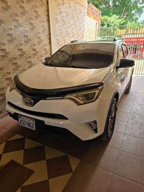 Toyota rav4 4x4 version le557760537