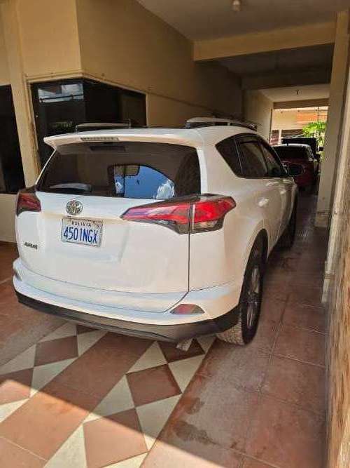 Toyota rav4 4x4 version le557760537