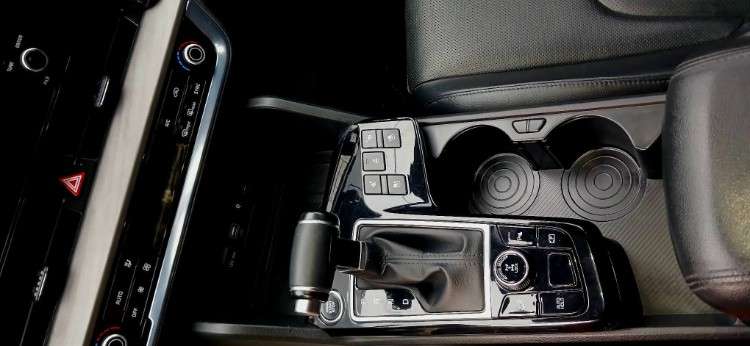 Vendo o permuto kia sportage 2023 version full gt-line  cel 75018362 *importado por autosud *motor 2000cc *recorrido 22000 km *caja automatica secuencial con paddle shifters *tracciòn 4x4 *asientos de cuero electrónicos *radio con pantalla (android auto y1278565950