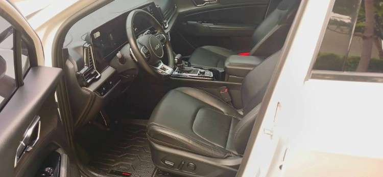 Vendo o permuto kia sportage 2023 version full gt-line  cel 75018362 *importado por autosud *motor 2000cc *recorrido 22000 km *caja automatica secuencial con paddle shifters *tracciòn 4x4 *asientos de cuero electrónicos *radio con pantalla (android auto y1278565950