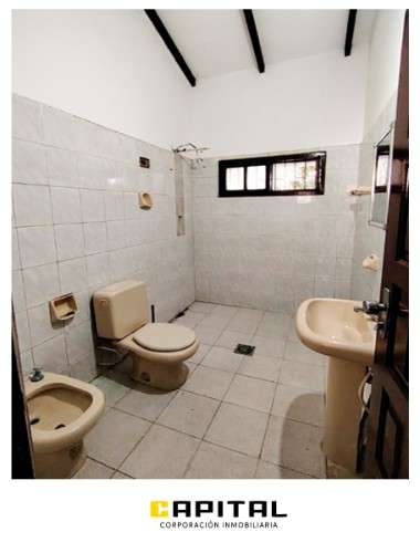 Casa en venta de 4 dormitorios con amplio terreno1630733310