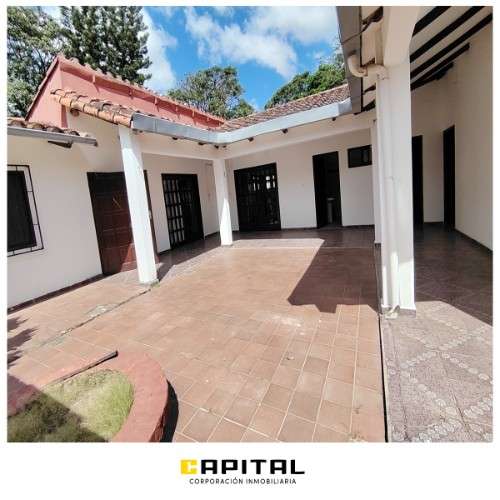 Casa en venta de 4 dormitorios con amplio terreno1630733310