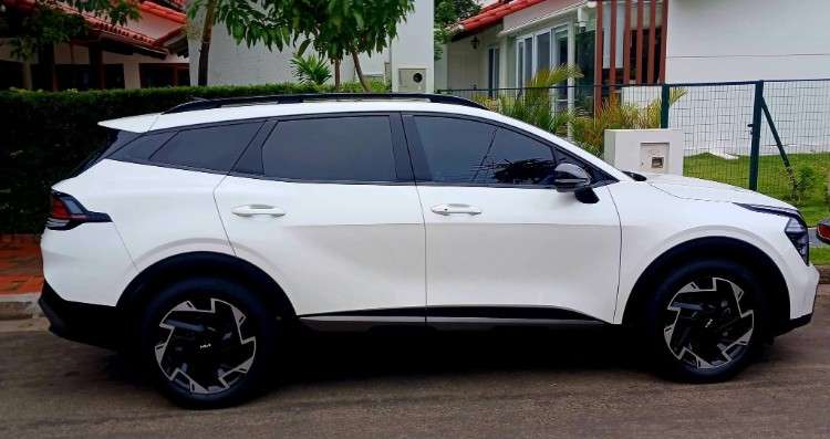 Vendo o permuto kia sportage 2023 version full gt-line  cel 75018362 *importado por autosud *motor 2000cc *recorrido 22000 km *caja automatica secuencial con paddle shifters *tracciòn 4x4 *asientos de cuero electrónicos *radio con pantalla (android auto y1278565950